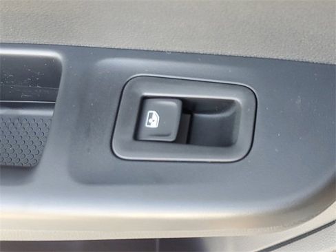 New 2025 Volkswagen Taos SEL image 18