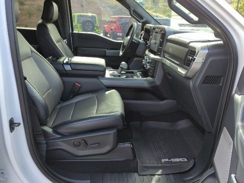 Used 2025 Ford F150 Lariat w/ Equipment Group 501A Mid AWD/4WD image 18