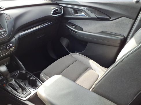 Used 2021 Chevrolet TrailBlazer LS image 12