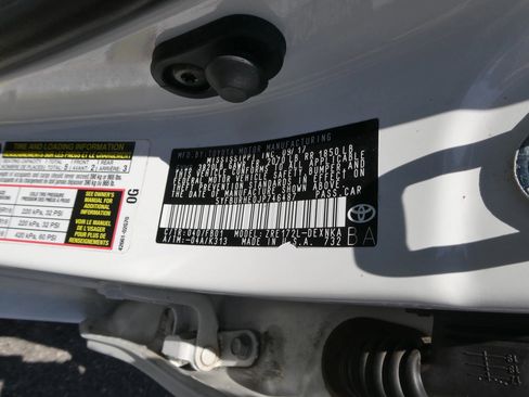 Used 2018 Toyota Corolla LE FWD image 10