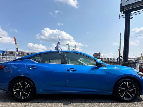 Used 2024 Nissan Sentra SV FWD image 3