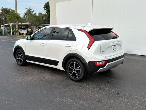 Used 2026 Kia Niro LX FWD image 3
