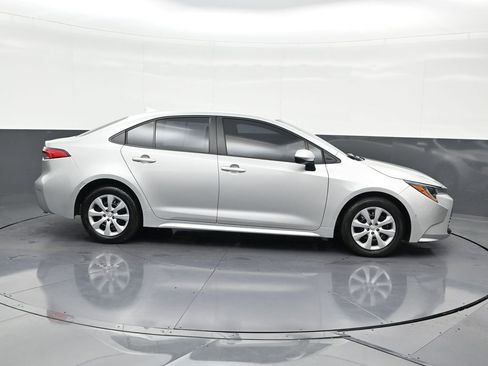 Used 2025 Toyota Corolla LE w/ Convenience Package image 7