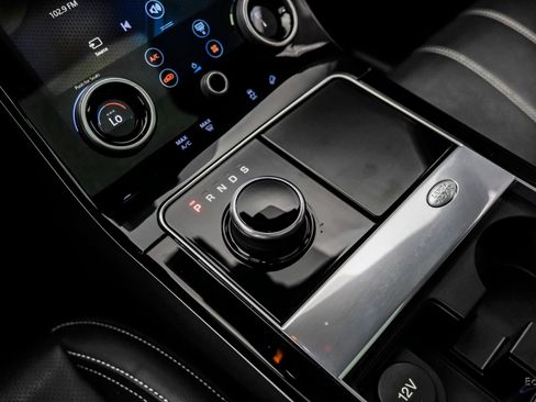 Used 2018 Land Rover Range Rover Velar R-Dynamic SE image 56