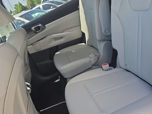 Certified 2025 Kia Sorento EX AWD/4WD image 14