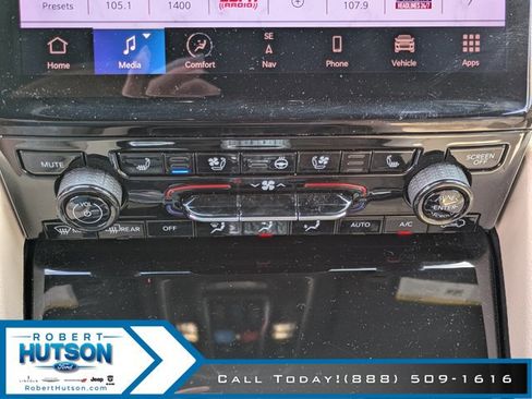 Used 2024 Jeep Grand Cherokee Limited w/ Luxury Tech Group II image 25