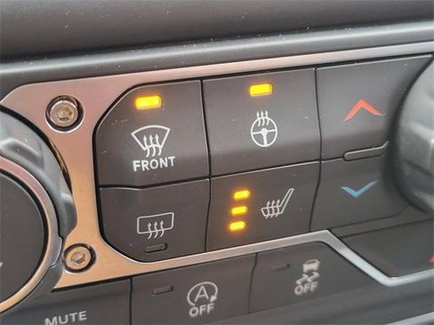 Used 2020 Jeep Gladiator Rubicon w/ Advanced Safety Group image 8