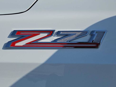 Used 2024 Chevrolet Tahoe Z71 w/ Luxury Package AWD/4WD image 11