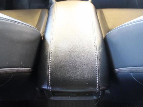 Used 2021 Toyota Venza XLE w/ Softex Package image 39