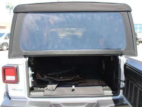 Used 2023 Jeep Wrangler Unlimited AWD/4WD image 38