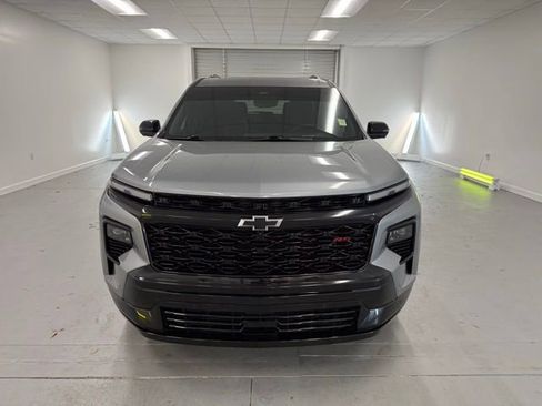 Used 2024 Chevrolet Traverse RS image 2