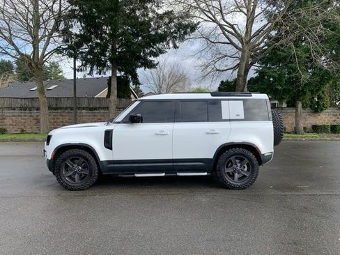 Used 2020 Land Rover Defender 110 image 2