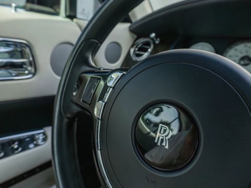 Used 2016 Rolls-Royce Wraith RWD image 78