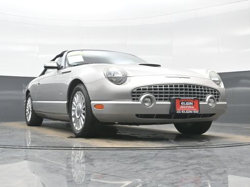 Used 2004 Ford Thunderbird image 29