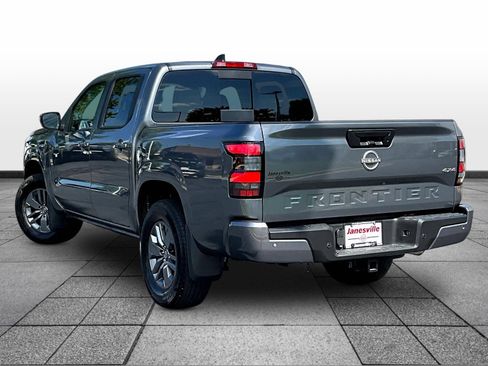 Used 2025 Nissan Frontier SV w/ SV Convenience Package AWD/4WD image 5