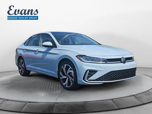 New 2025 Volkswagen Jetta SEL FWD image 9