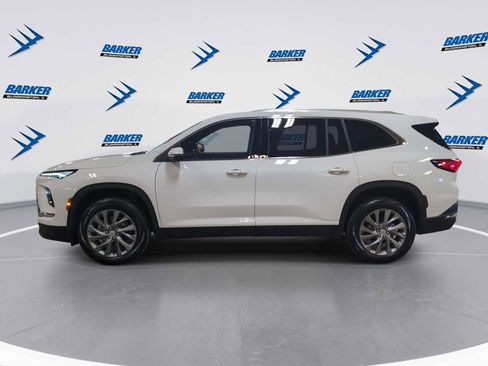 Used 2025 Buick Enclave Preferred image 5