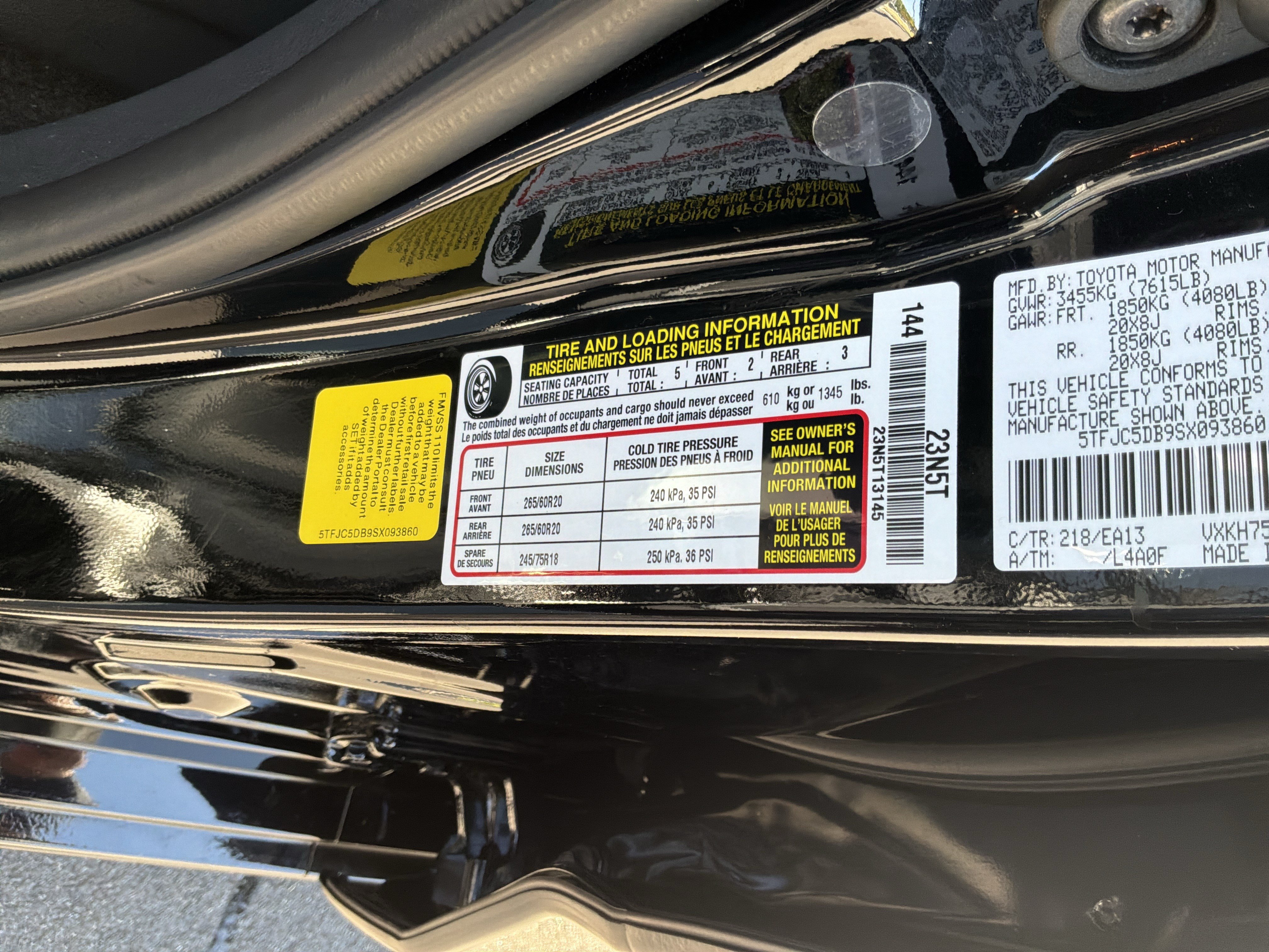 Used 2025 Toyota Tundra Limited AWD/4WD image 35