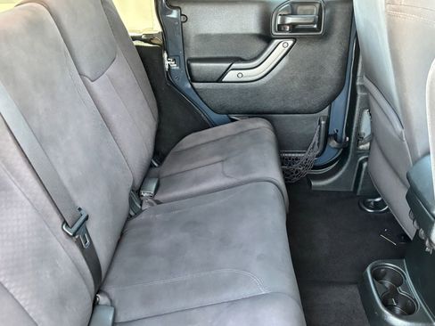 Used 2017 Jeep Wrangler Unlimited Sport w/ Quick Order Package 24S AWD/4WD image 11