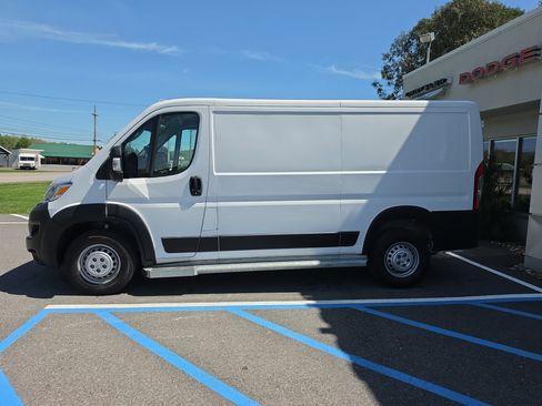 Used 2025 RAM ProMaster 2500 w/ U-Haul Equipment Group FWD image 8