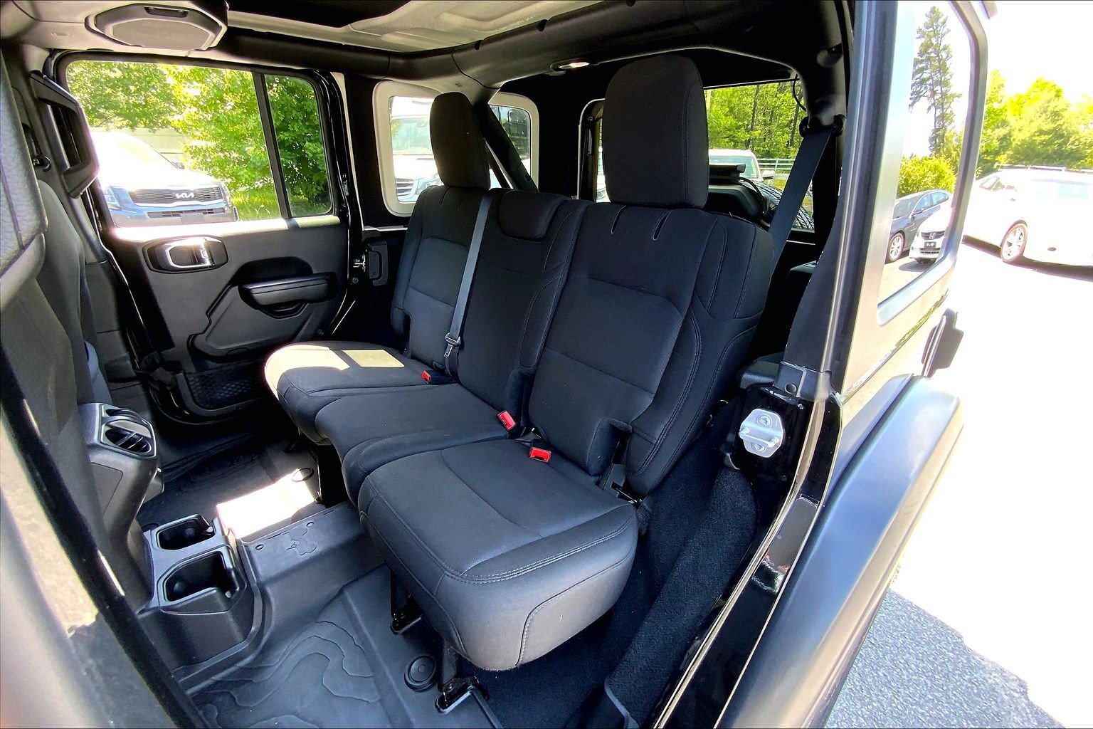 Used 2019 Jeep Wrangler Unlimited Sport AWD/4WD image 30