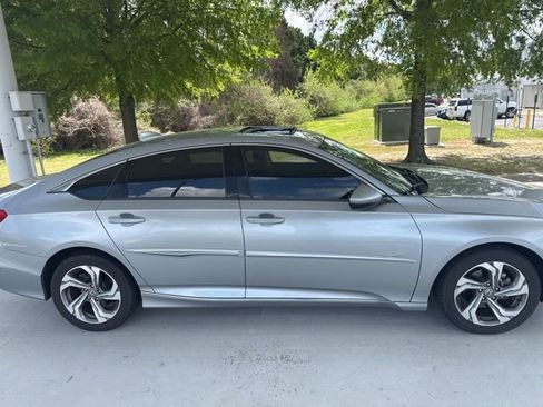 Used 2018 Honda Accord EX-L image 2