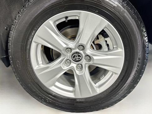 Used 2021 Toyota RAV4 XLE w/ Convenience Package AWD/4WD image 35