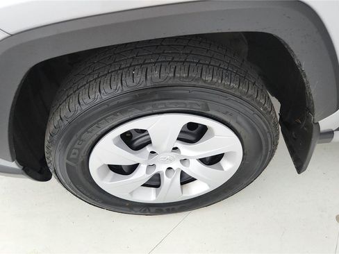 Used 2025 Toyota RAV4 LE AWD/4WD image 28
