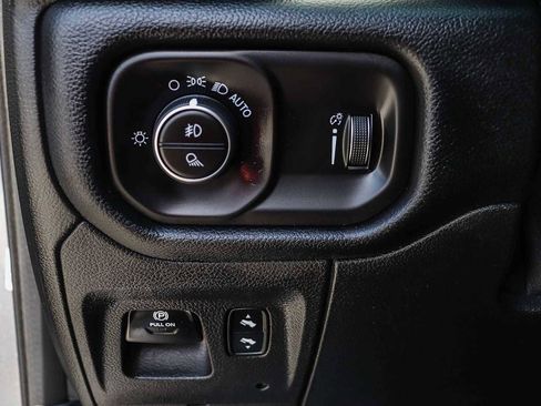 Used 2021 RAM 1500 Big Horn RWD image 23