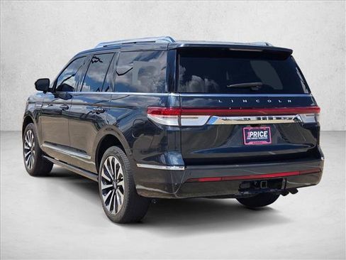 Used 2022 Lincoln Navigator Reserve AWD/4WD image 7