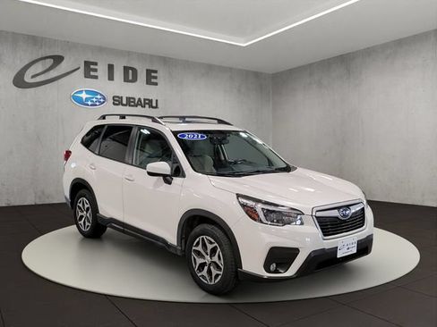 Used 2021 Subaru Forester Premium AWD/4WD image 1