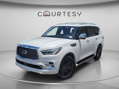 Certified 2024 INFINITI QX80 Sensory w/ Cargo Package AWD/4WD image 2