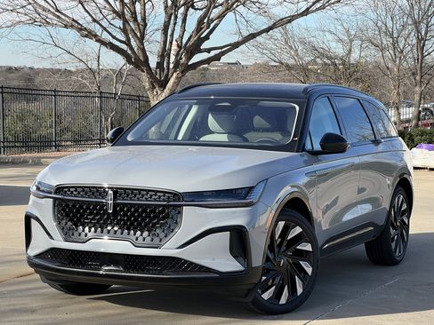 New 2026 Lincoln Nautilus Reserve w/ Jet Appearance Package image 2