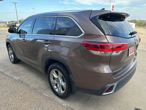 Used 2019 Toyota Highlander Limited image 5