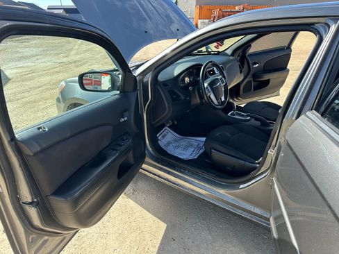 Used 2013 Chrysler 200 Touring image 10