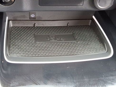 Used 2024 Nissan Rogue Platinum image 27