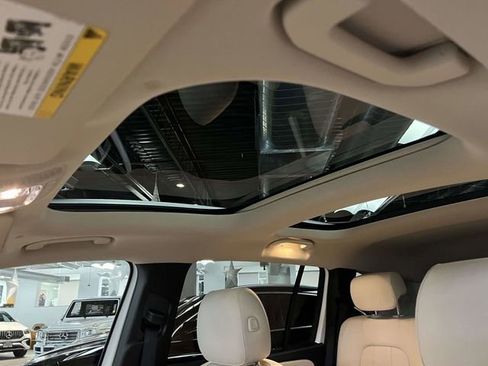 Certified 2022 Mercedes-Benz GLB 250 4MATIC image 19