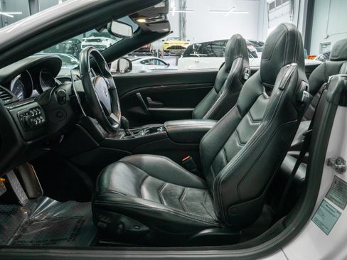 Used 2016 Maserati GranTurismo Sport RWD image 31