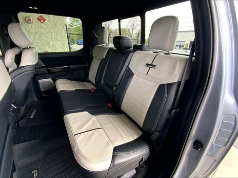 Used 2022 Ford F150 Lightning Platinum image 20