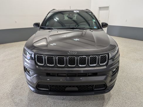 Used 2024 Jeep Compass Latitude AWD/4WD image 8