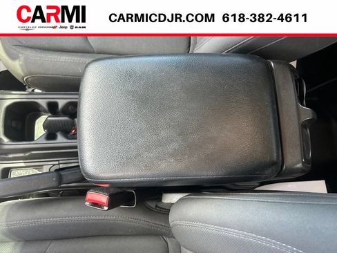 Used 2021 Jeep Wrangler Unlimited Sport AWD/4WD image 27