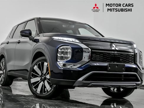 New 2026 Mitsubishi Outlander SE image 1