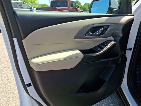 Used 2023 Chevrolet Traverse LS w/ Safety Package AWD/4WD image 13