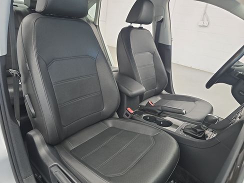 Used 2017 Volkswagen Passat 1.8T SE FWD image 10