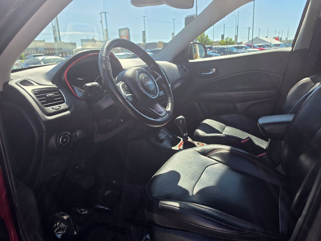 Used 2019 Jeep Compass Trailhawk w/ Leather Interior Group AWD/4WD image 9