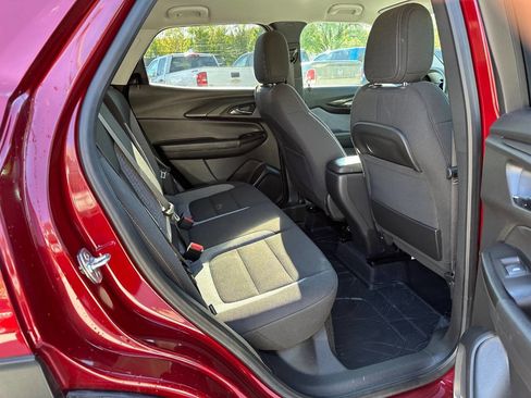 Used 2025 Chevrolet TrailBlazer LS w/ LS Convenience Package FWD image 12