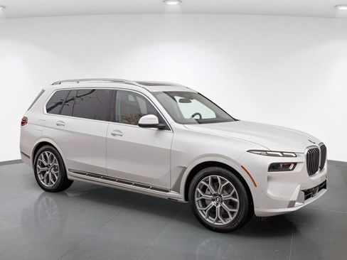 New 2025 BMW X7 xDrive40i image 13