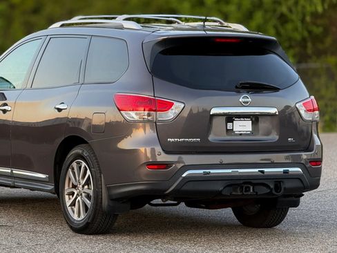 Used 2016 Nissan Pathfinder SL w/ Cargo Package image 16