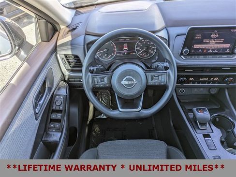 Used 2023 Nissan Rogue SV image 17