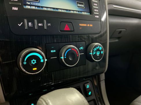 Used 2016 Chevrolet Traverse LT w/ Style and Technology Package FWD image 16